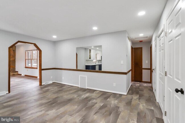 Building Photo - 5 Orchard Pl