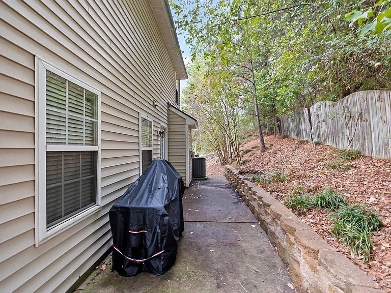 Building Photo - 11 Kinglet Ct