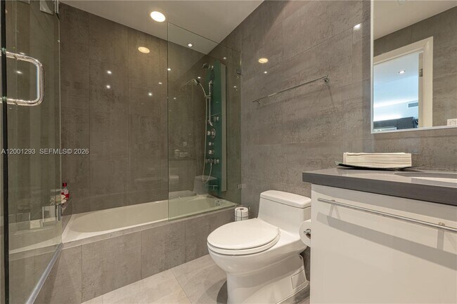 Building Photo - 90 SW 3rd St