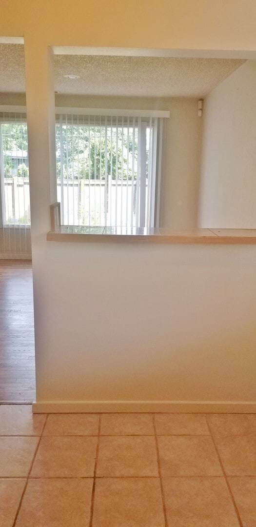 Building Photo - North Seattle/Shoreline 2BD1BA