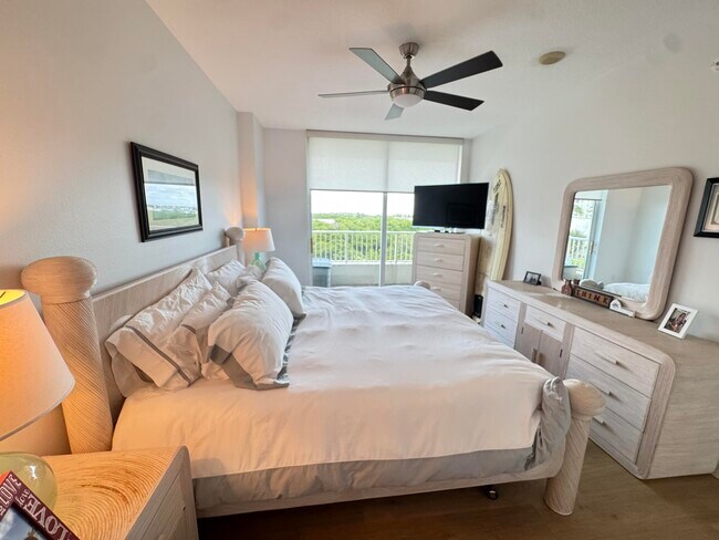Building Photo - 700 E Boynton Beach Blvd
