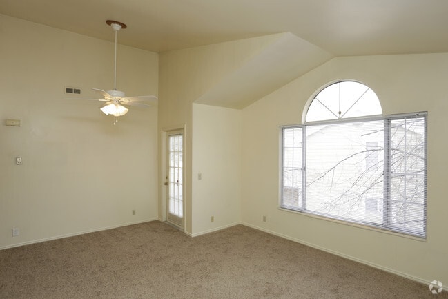 Interior Photo - Woods Crossing