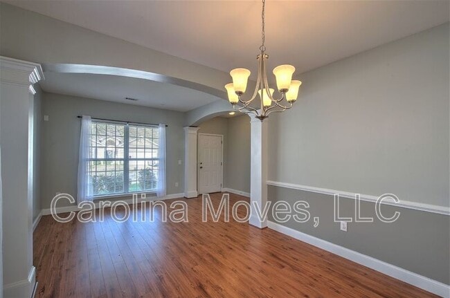 Building Photo - 823 Terrace Creek Dr