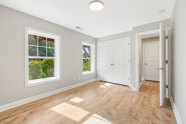 Building Photo - Newly Renovated 3-Bedroom Home with Modern Upgrades Minutes from Woodfin, Downtown Asheville, & W...