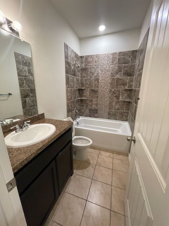 Building Photo - 4212 Tollcross Ln