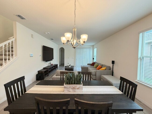 Building Photo - Perfect Home waiting for you! FULLY FURNISHED!