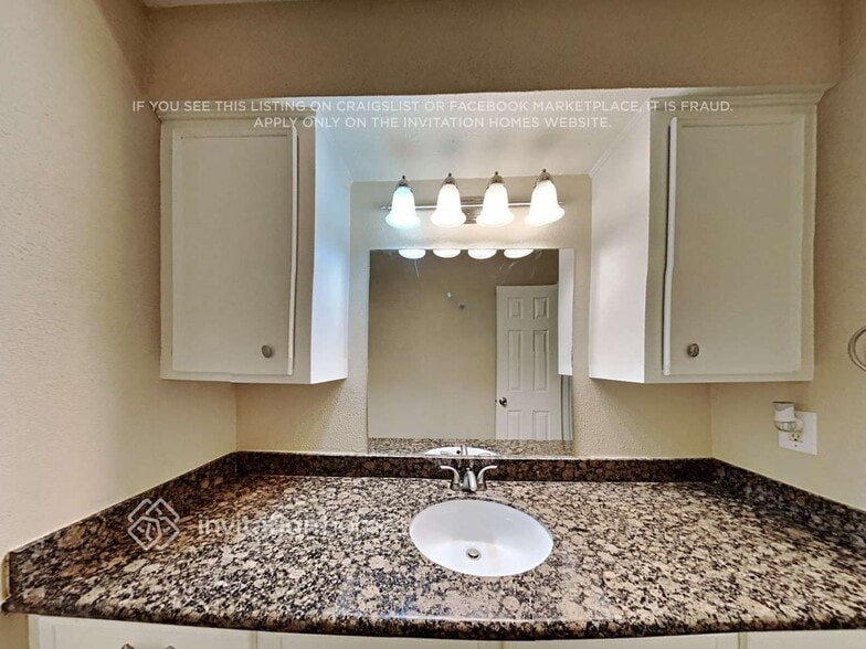 Building Photo - 1824 Meadow Creek Dr