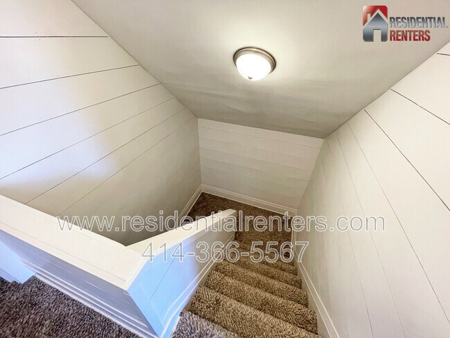 Building Photo - 2369 N 61st St
