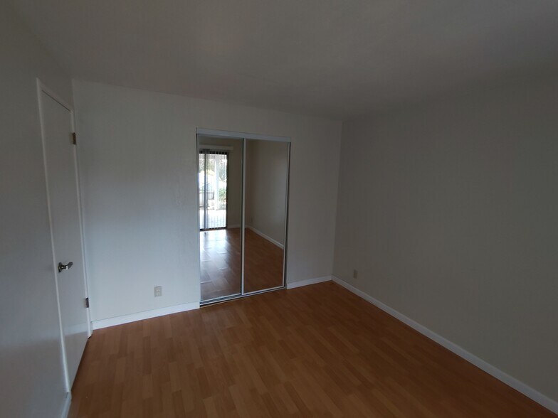Building Photo - 463 Sea Horse Dr