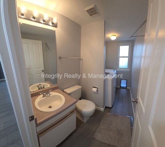 Building Photo - 5056 Weeping Willow Cir