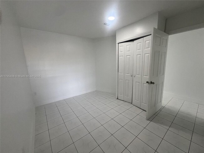 Building Photo - 11720 SW 103rd Ln