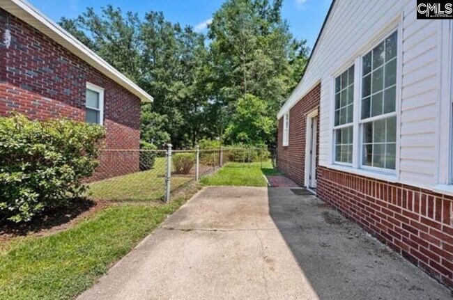 Building Photo - 4750 Lang Ridge Dr