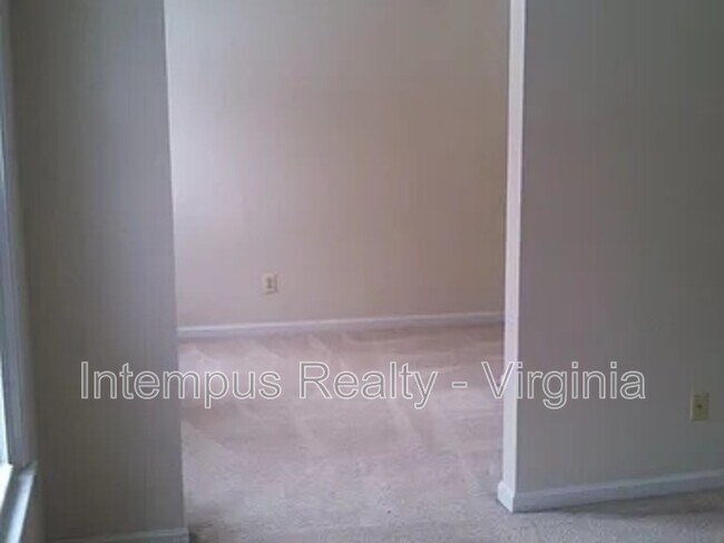 Building Photo - 7140 Chesterfield Dr