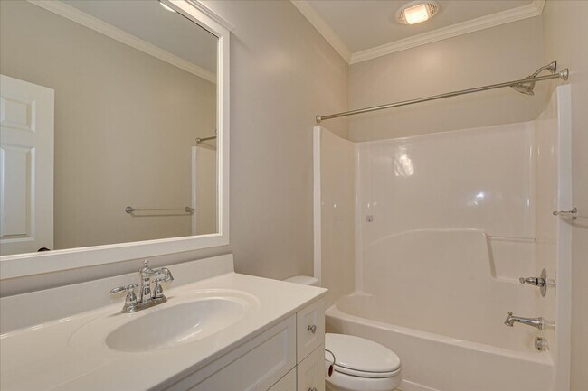 Building Photo - 106 Hornsby Ln