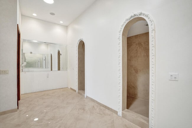 Building Photo - 2425 Fryer Point