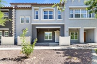 Building Photo - 2256 E Huntington Dr
