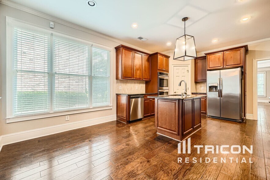 Building Photo - 3207 Collier Gate Ct