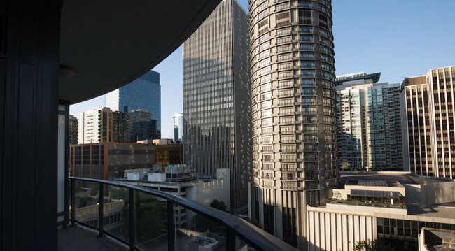 Building Photo - Escala Condominiums ~ Downtown Seattle