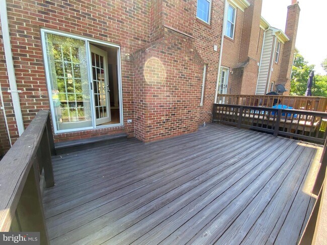 Building Photo - 2110 Eluna Ct