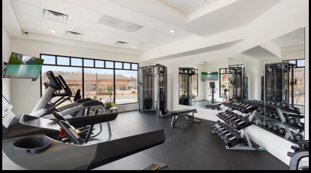 Building Photo - 5600 Lake Edge Rd