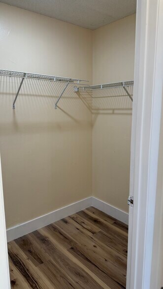 Building Photo - 840 Independence Dr