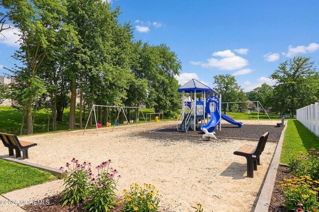 Building Photo - 280 Fairfield Pl