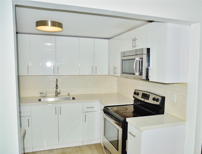 Primary Photo - 4770 NW 10th Ct