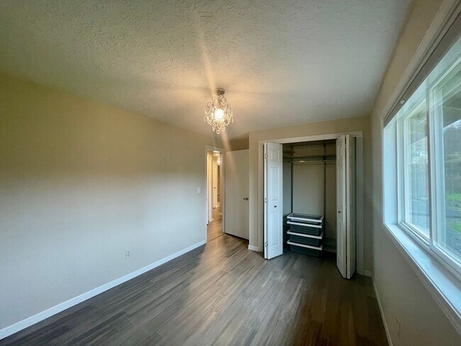 Building Photo - 12956 SE 126th Ave