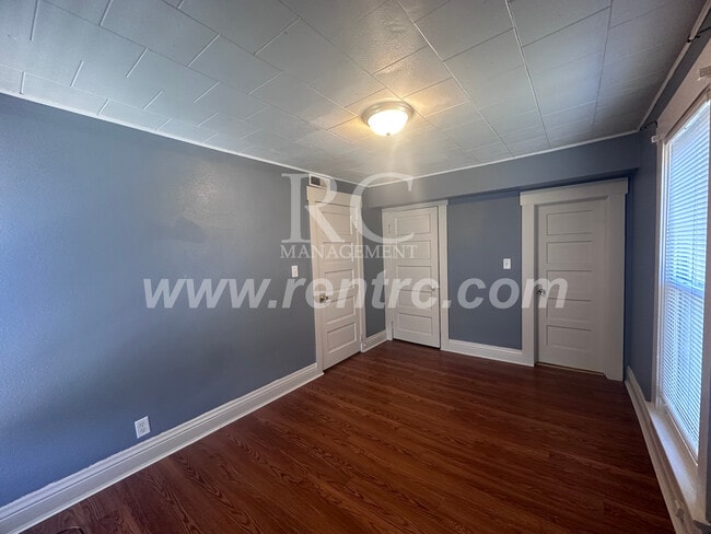 Building Photo - 526-2E Main-E