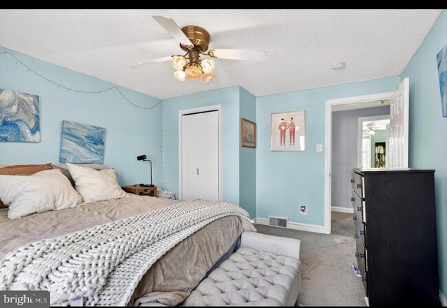 Building Photo - 304 Pine St