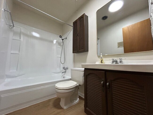 Building Photo - 5205 Nelbrook Dr