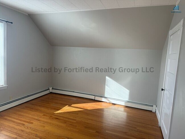 Building Photo - 94 Buffinton St