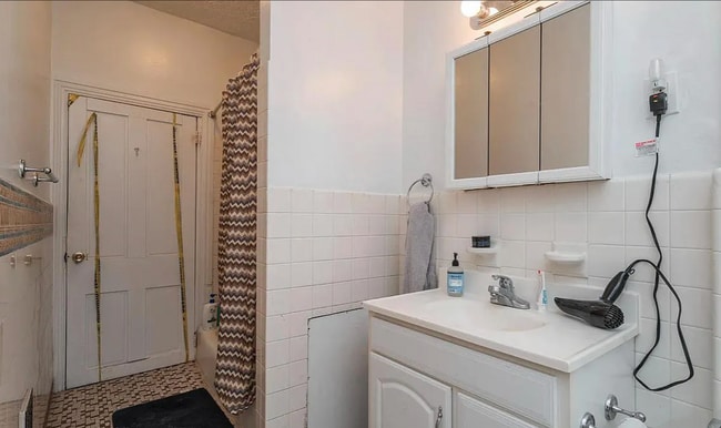 Building Photo - 413 N 33rd St