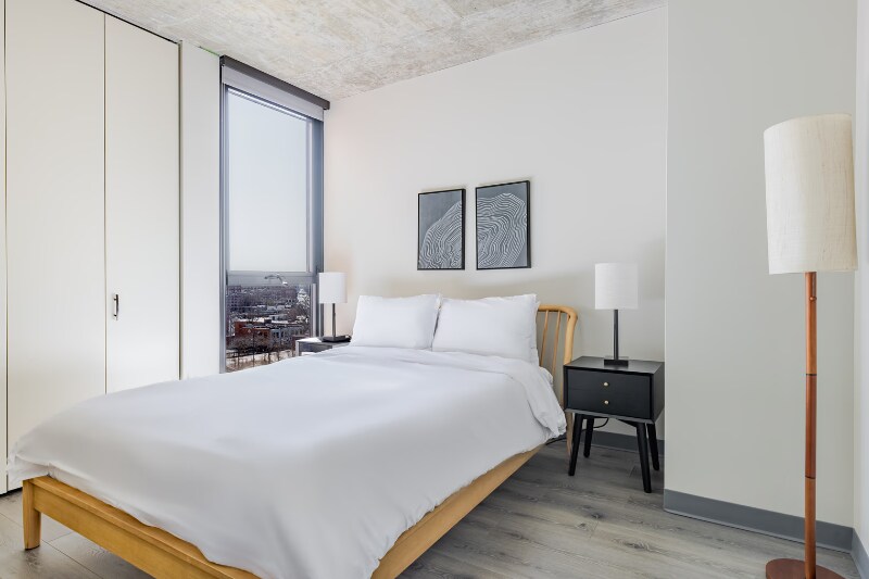 Building Photo - 222 N Ada St