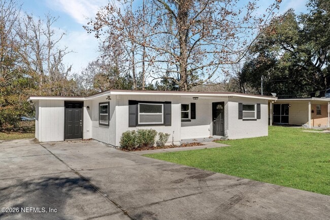 Building Photo - 557 W 62nd St