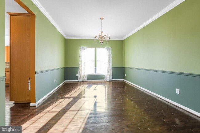 Building Photo - 206 Markham Ct