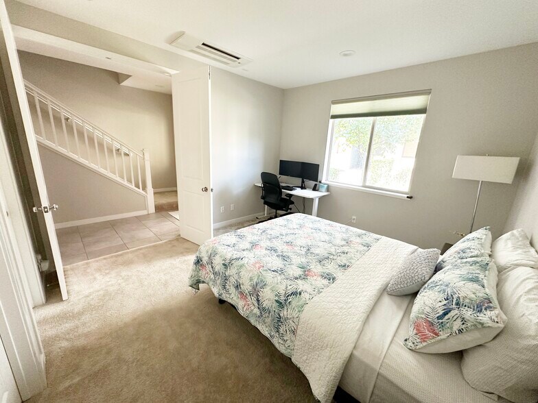 Building Photo - 5465 Gracen Way