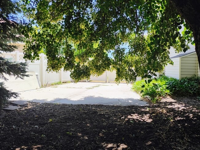 Building Photo - Great 4 Bd 3 Bath Home in Draper