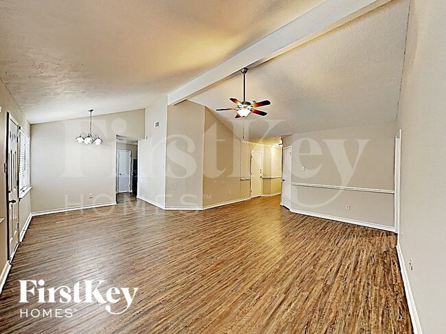 Building Photo - 20327 Bridgedale Ln