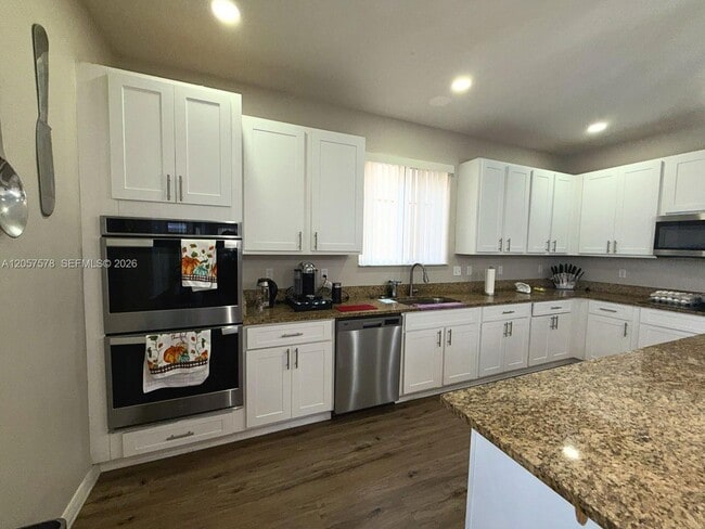 Building Photo - 233 Aldridge Ln