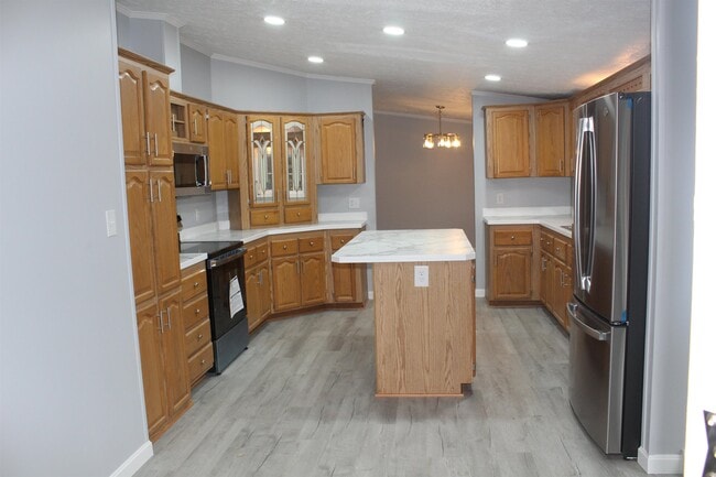 Building Photo - 6 Laura Ln