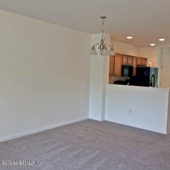 Building Photo - 8125 SUMMERGATE Court