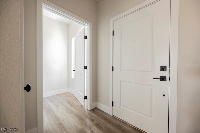 Building Photo - 5240 Denning St