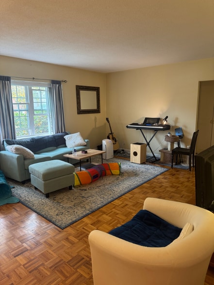 Primary Photo - 112 Lake Shore Rd