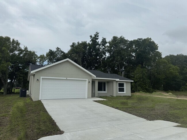 Building Photo - 18 Maple Ln
