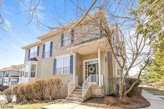 Building Photo - 20 Chesterfield Ct