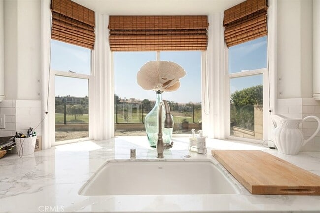 Building Photo - 27 Via Monarca St