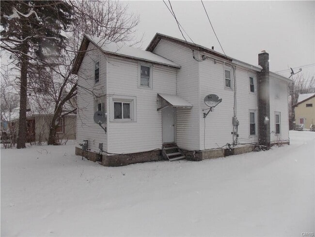 Building Photo - 301 N. Hamilton