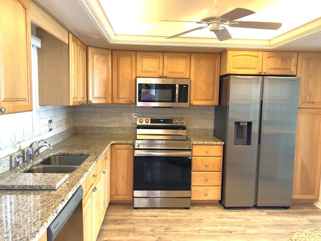 Building Photo - 5130 Brittany Dr S