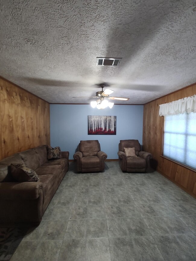 Building Photo - 9023 Brittonville Rd